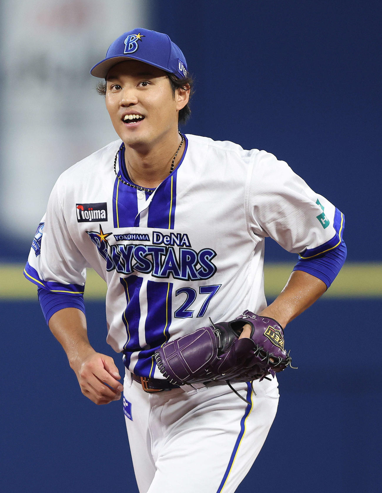 DeNA対中日　2回表を抑え、笑顔でベンチに戻るDeNA藤浪（撮影・河田真司）