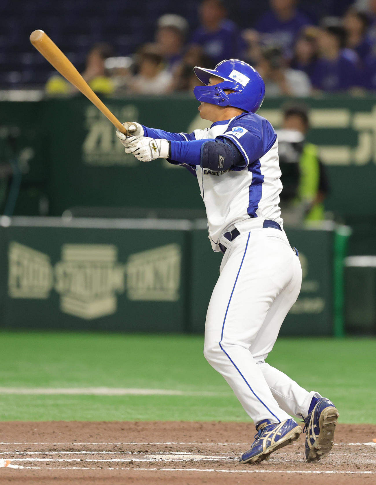 JFE東日本対Honda 6回表JFE東日本2死一塁、代打で右越え2点本塁打を放つ平山（撮影・野上伸悟）