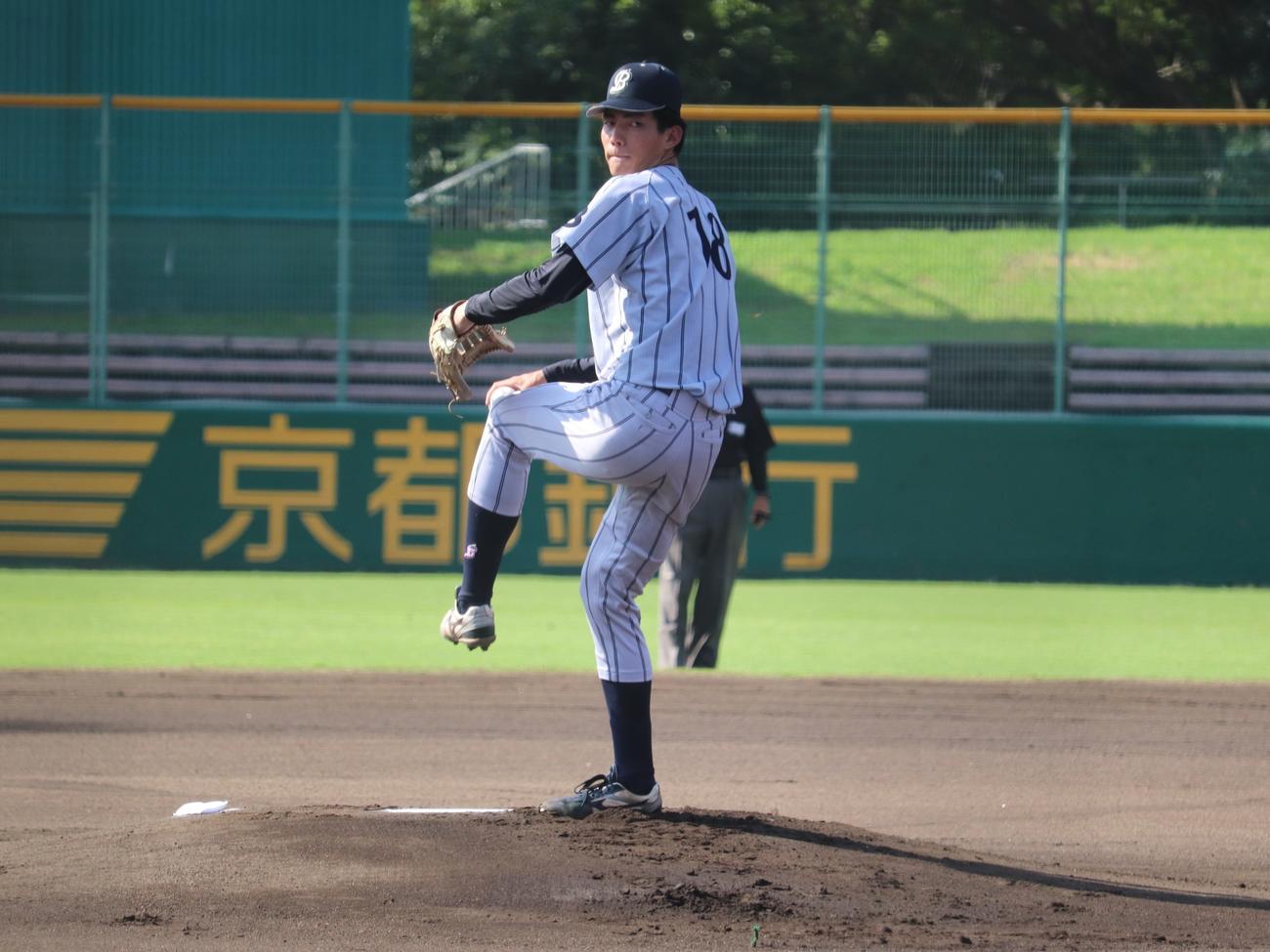 京滋大学野球　第1節1回戦大谷大対仏教大　仏教大の先発、赤木（撮影・中島麗）