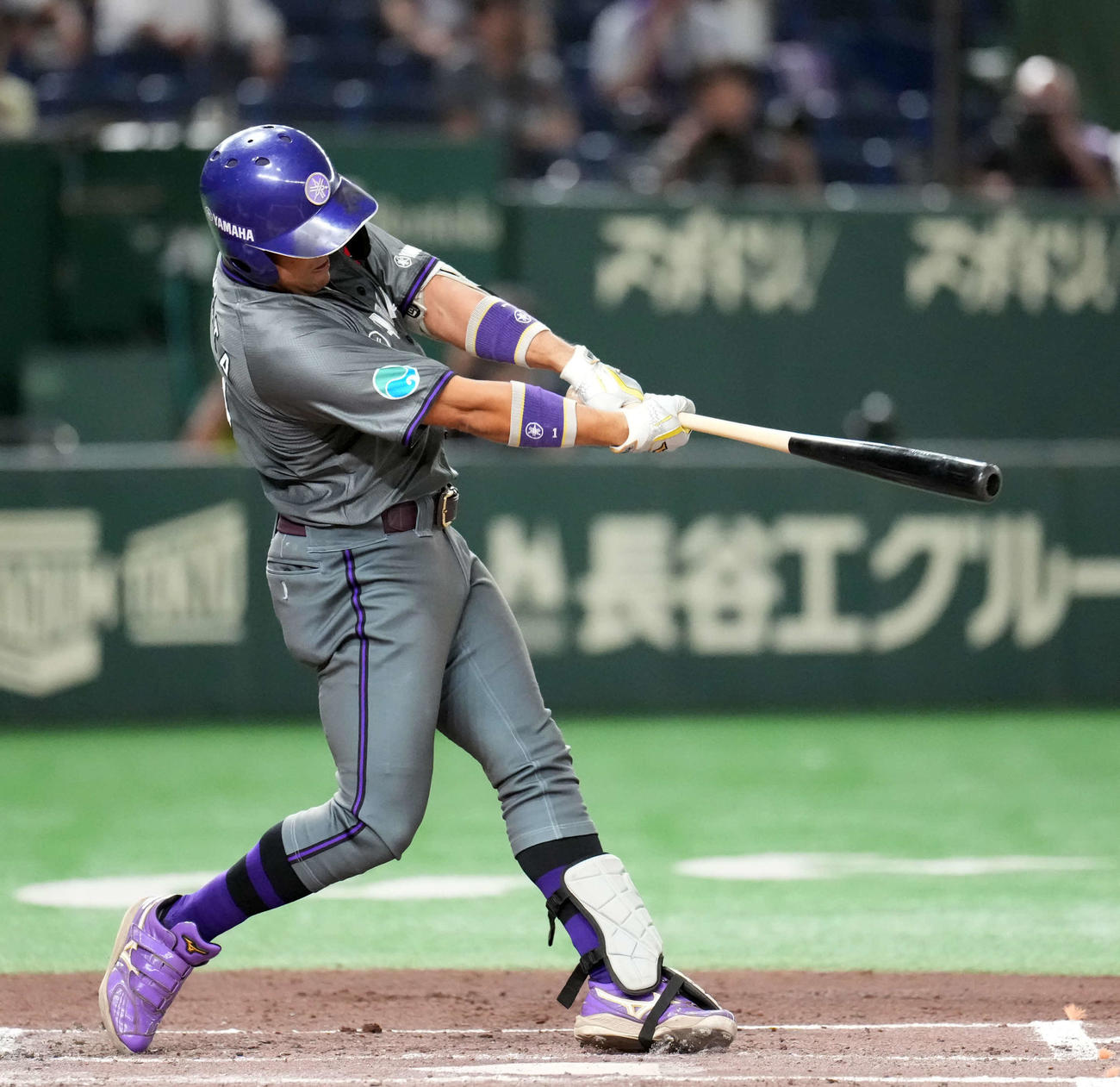 ヤマハ対ホンダ熊本　2回表ヤマハ2死二、三塁、先制3点本塁打を放つ矢幡（撮影・小島史椰）