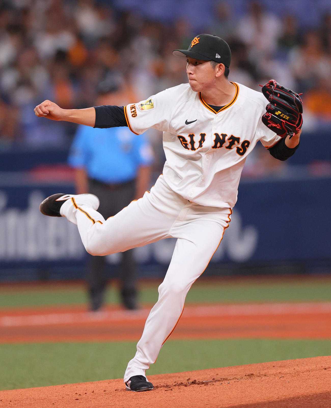 巨人対ヤクルト　巨人先発の戸郷（撮影・上山淳一）