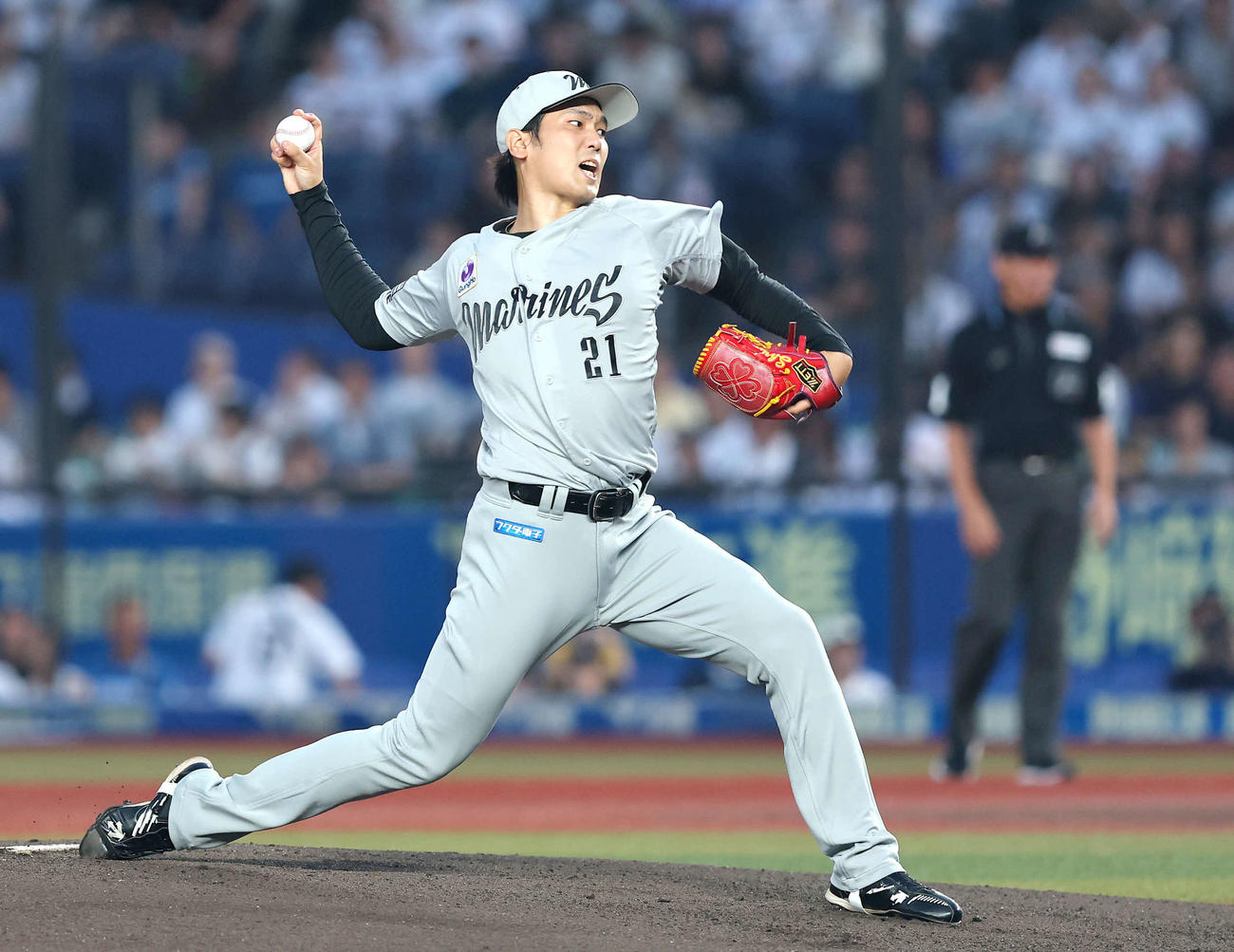 ロッテ対日本ハム　先発登板するロッテ石川柊（撮影・河田真司）