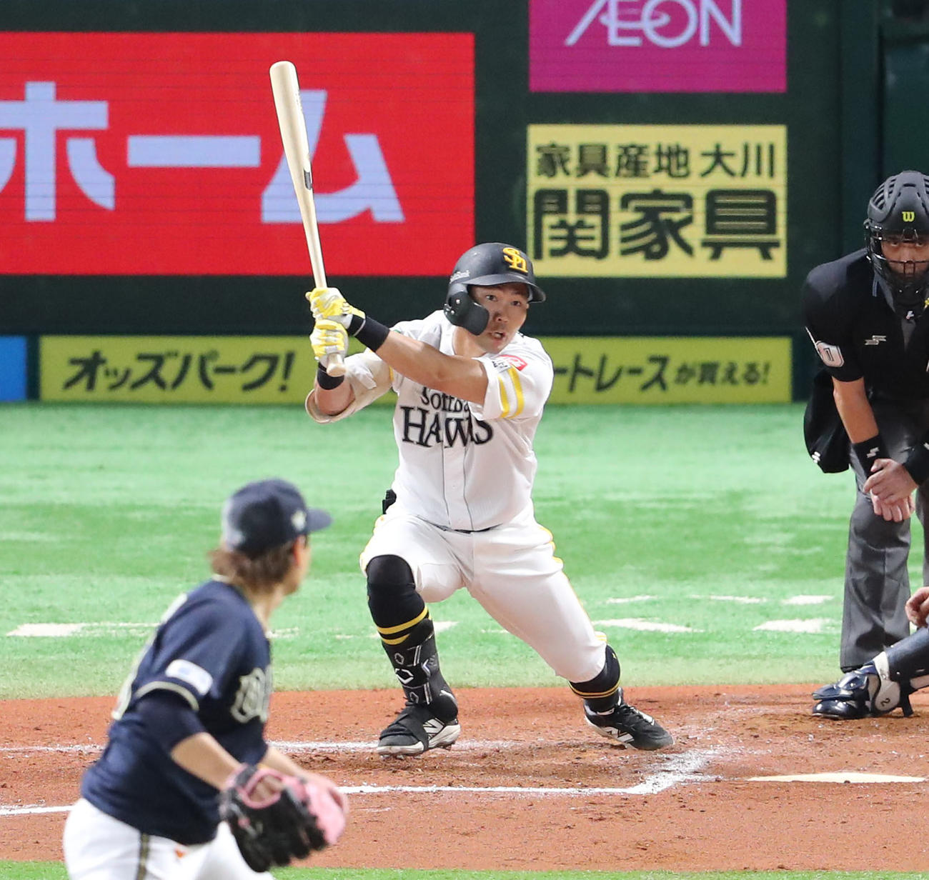 ソフトバンク対オリックス　7回裏ソフトバンク1死三塁、中村は左前に同点適時打を放つ（撮影・梅根麻紀）