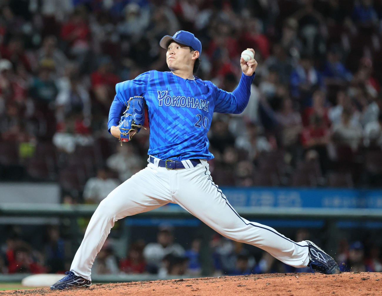 広島対DeNA 8回裏広島、DeNA2番手の坂本（撮影・加藤孝規）