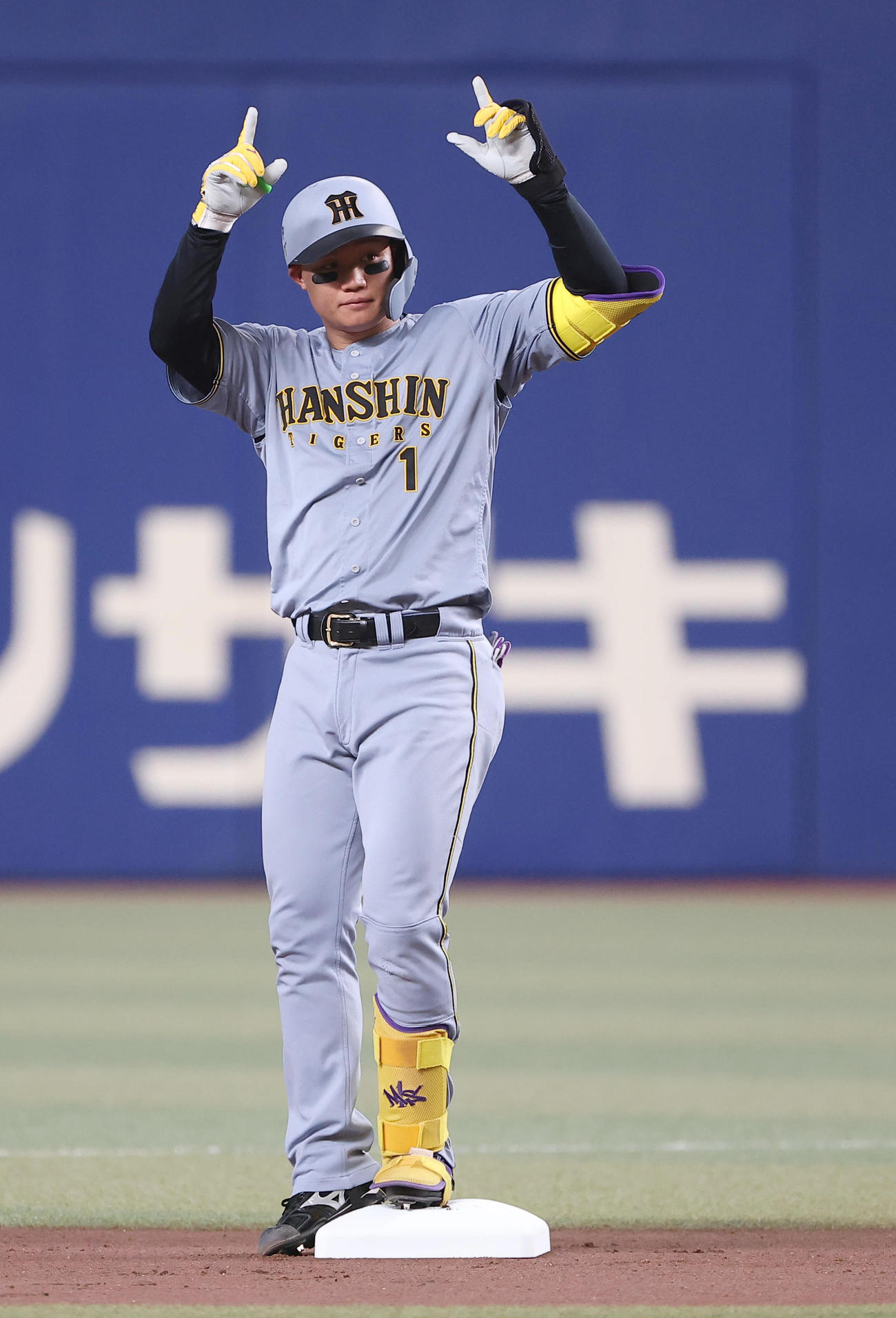 中日対阪神　1回表阪神2死、森下は二塁打を放つ（撮影・上田博志）
