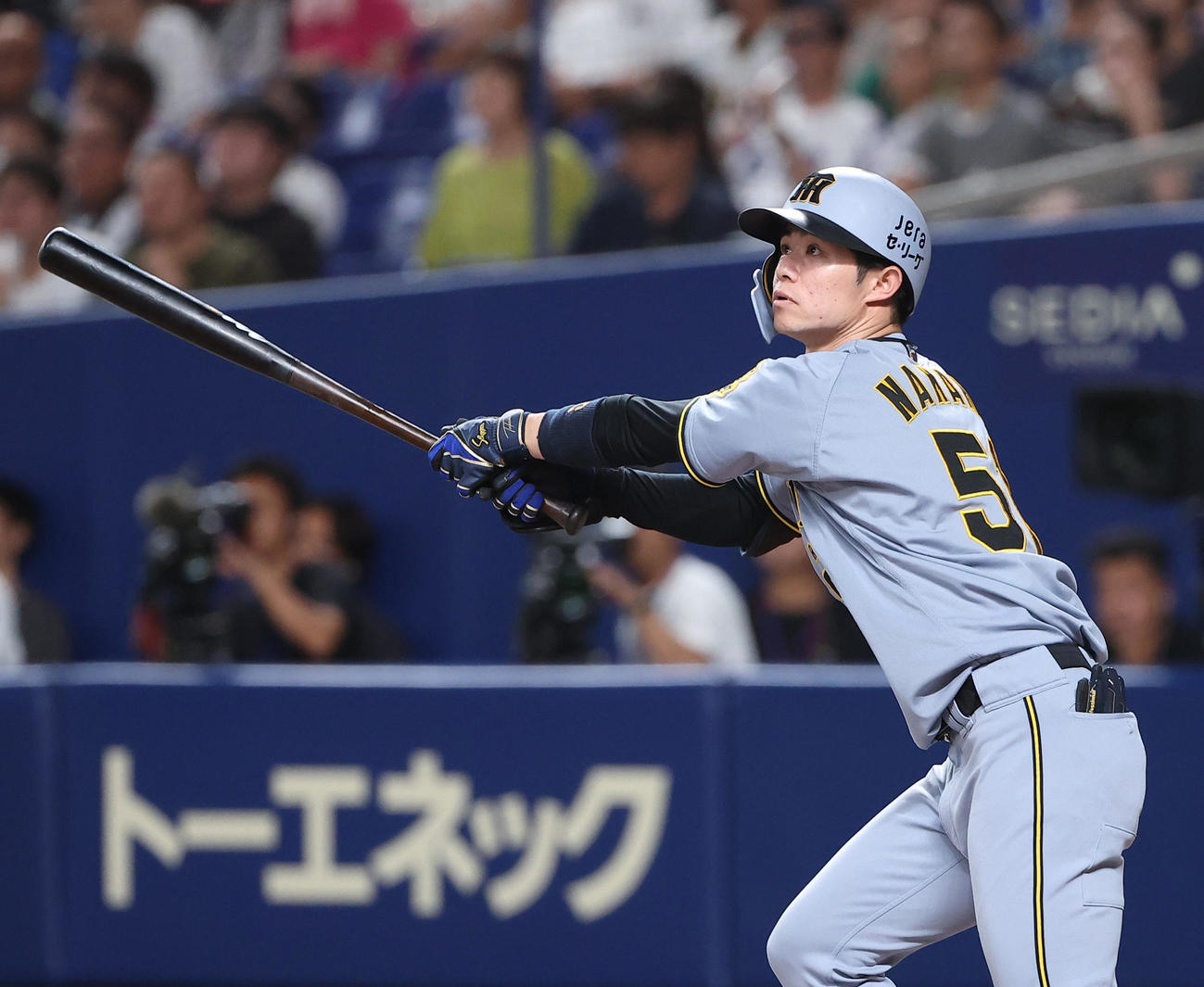 中日対阪神　8回表阪神1死一塁、代打中野は左飛に倒れる（撮影・上田博志）