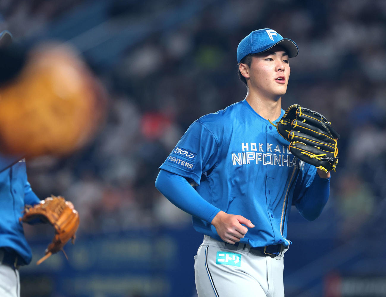 ロッテ対日本ハム　2回裏を抑える柴田（撮影・河田真司）