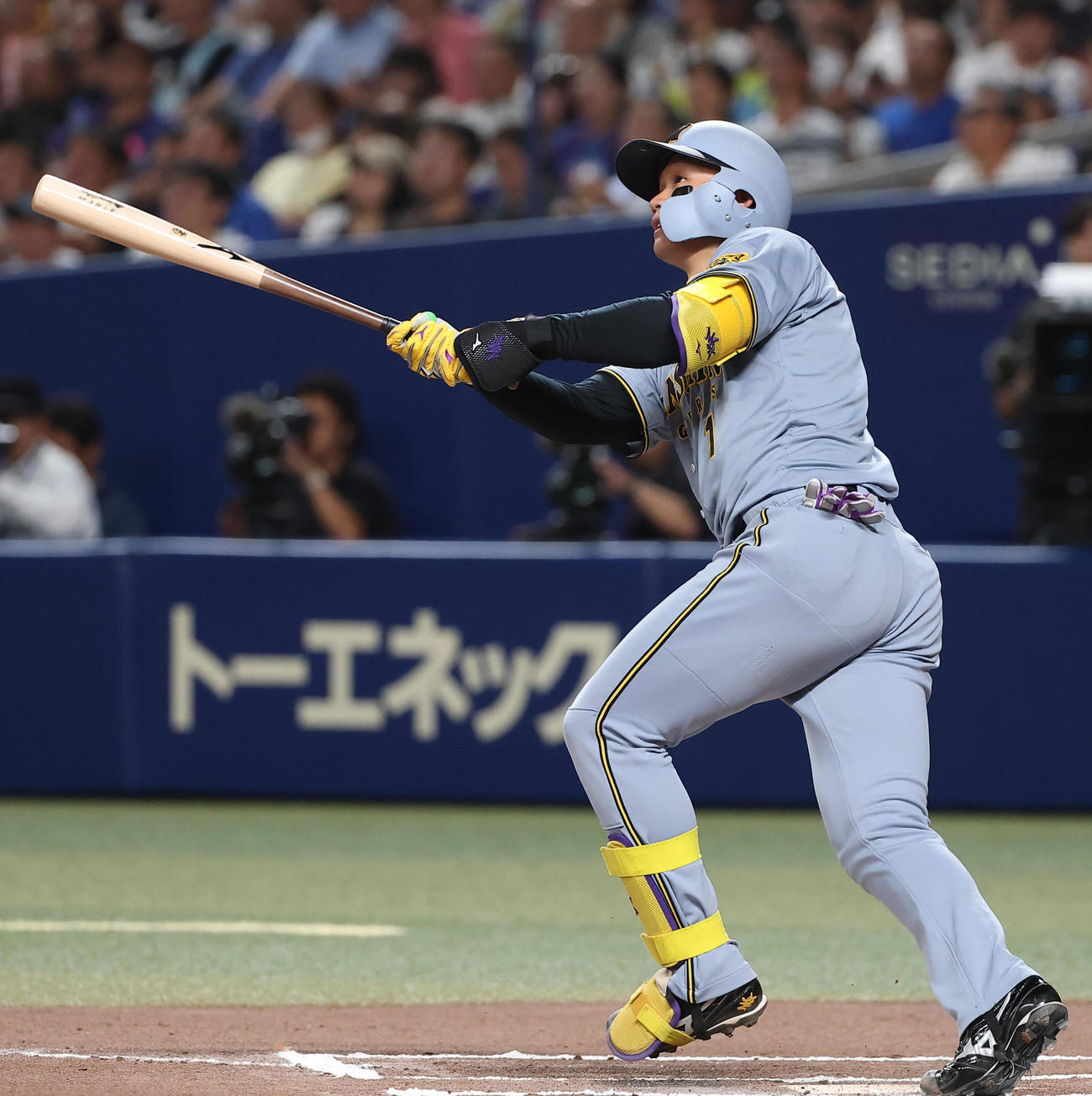 中日対阪神　6回表阪神無死、森下は左越えソロ本塁打を放つ（撮影・上田博志）