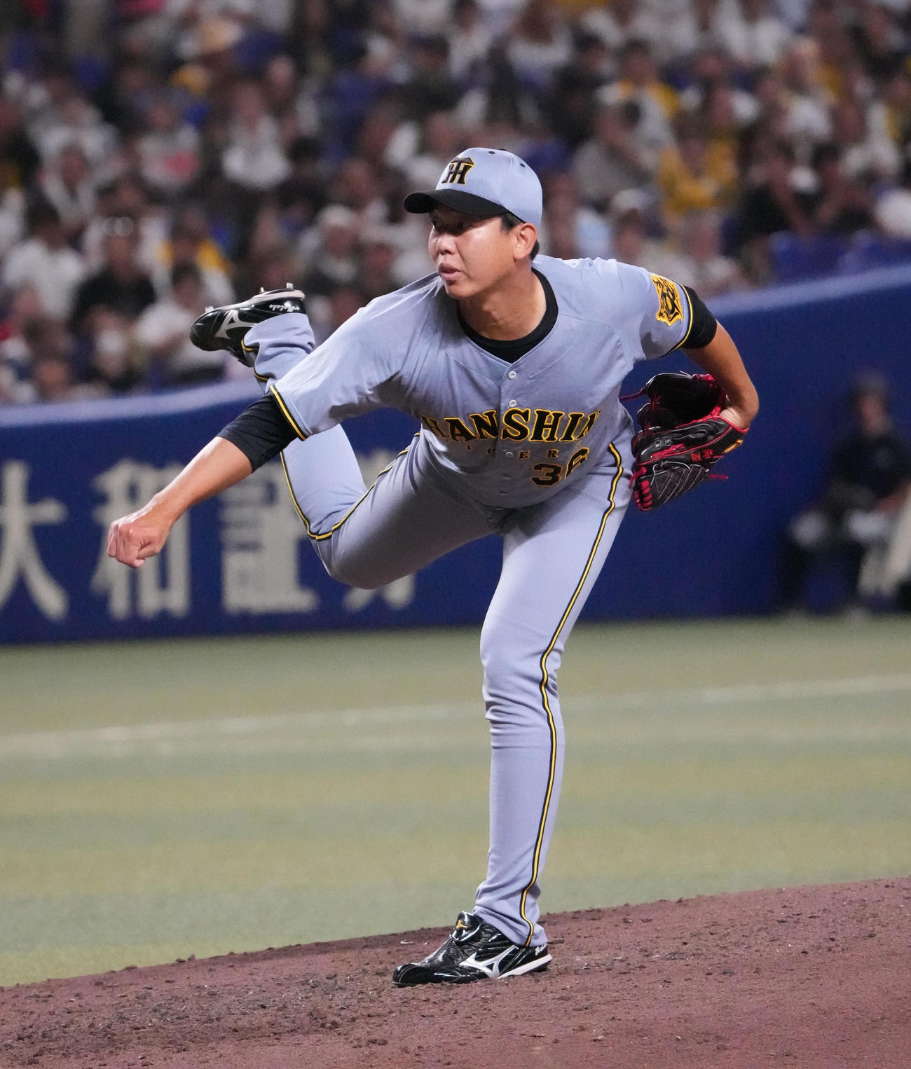 中日対阪神　7回裏、阪神2番手で登板する畠（撮影・森本幸一）