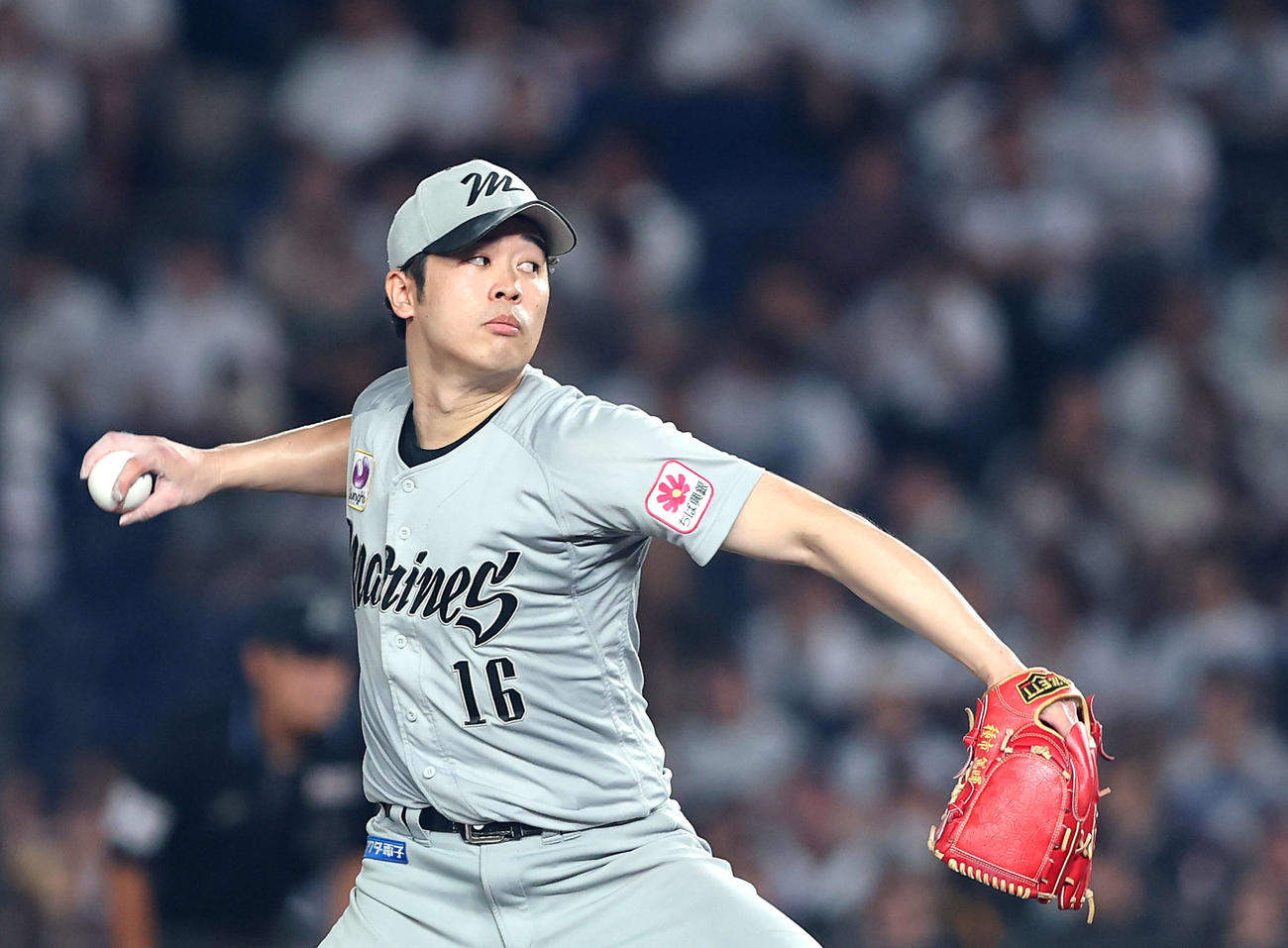 ロッテ対日本ハム　8回表、力投する種市（撮影・河田真司）