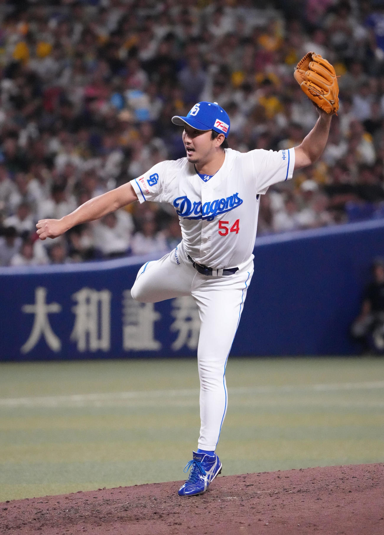 中日対阪神　7回表、中日2番手で登板する藤嶋（撮影・森本幸一）