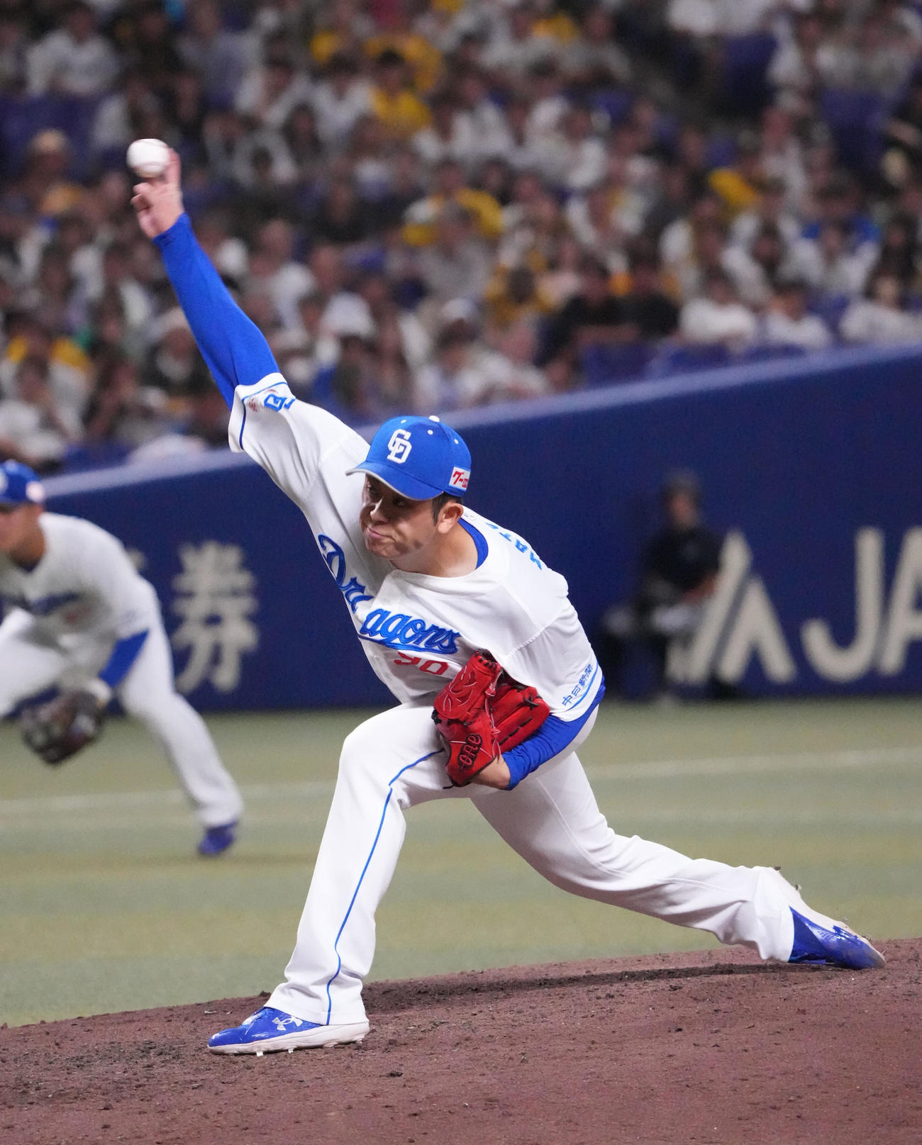 中日対阪神　9回表、中日4番手で登板する松山（撮影・森本幸一）