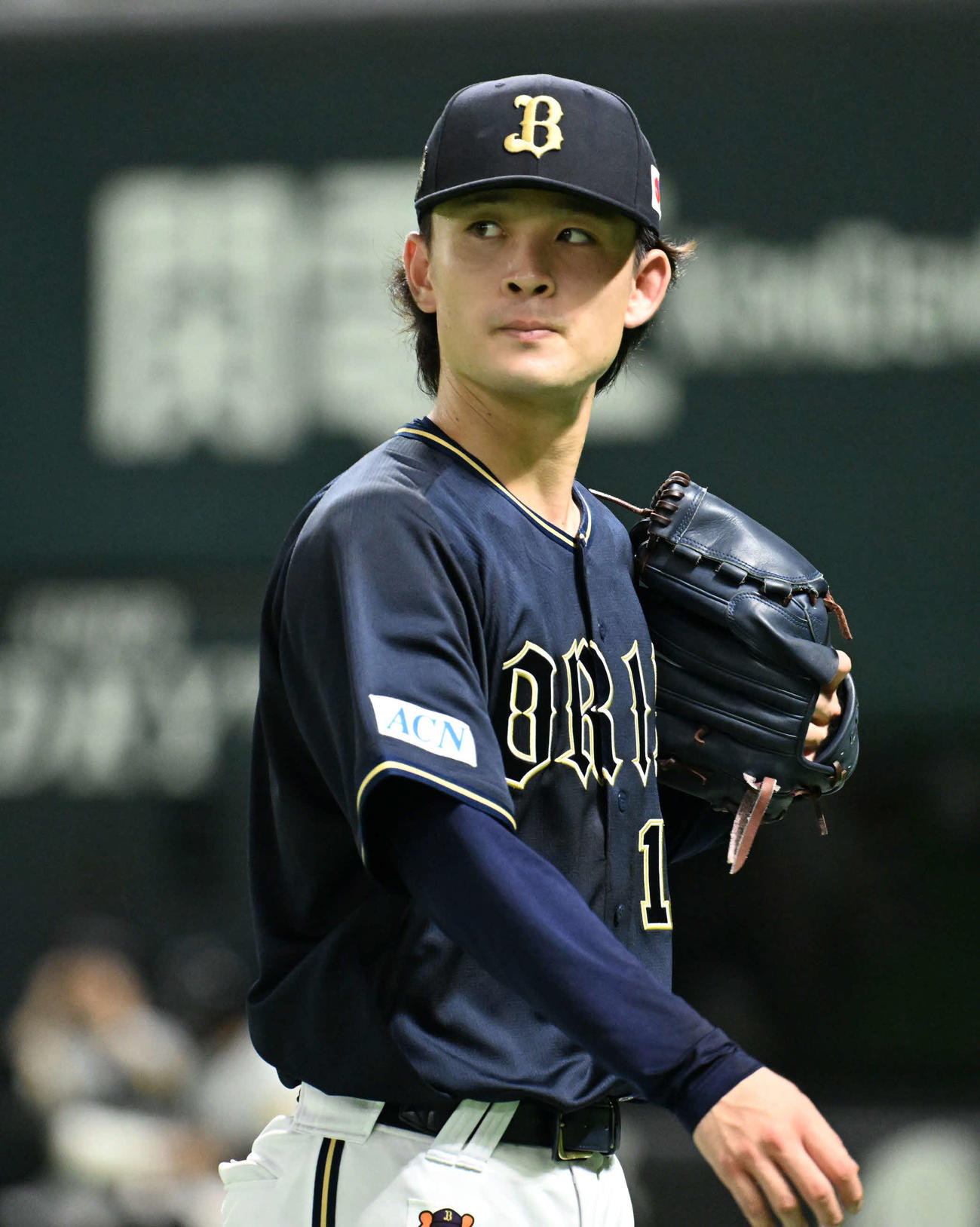 ソフトバンク対オリックス　2回裏ソフトバンク一死満塁、降板する寺西（撮影・林敢治）