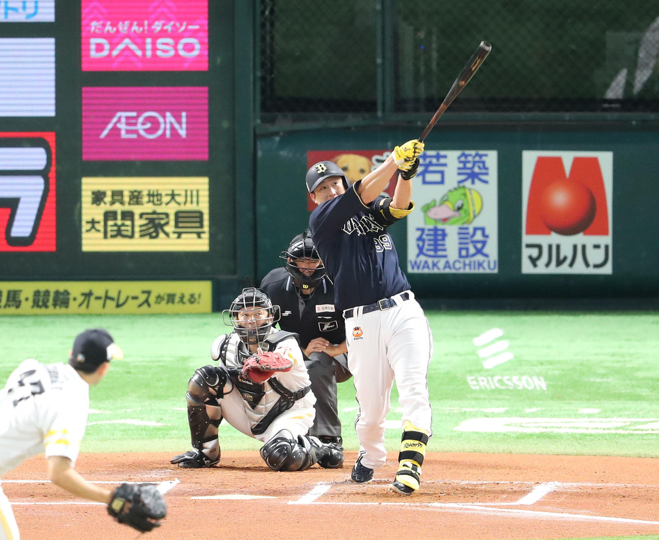 ソフトバンク対オリックス　6回表オリックス1死、杉本は左越えに本塁打を放つ（撮影・梅根麻紀）