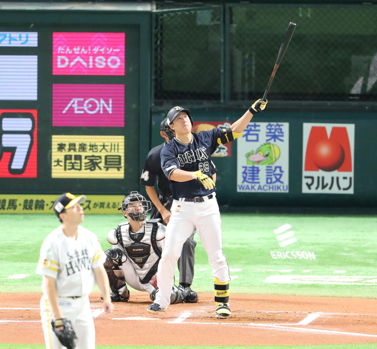 ソフトバンク対オリックス　6回表オリックス1死、杉本は左越えに本塁打を放つ（撮影・梅根麻紀）
