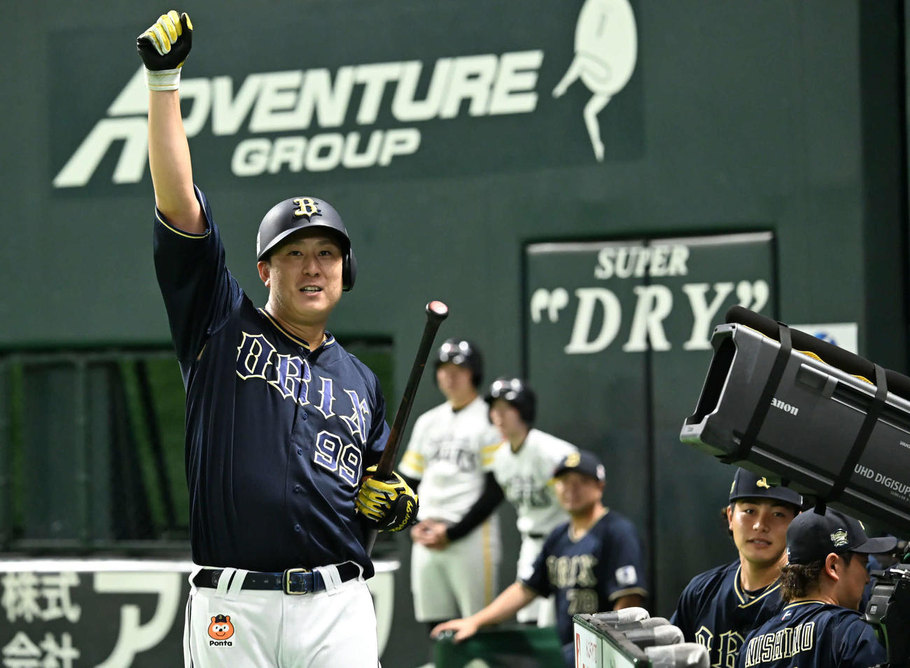 ソフトバンク対オリックス　6回表オリックス1死、杉本は左越えに本塁打を放つ（撮影・林敢治）