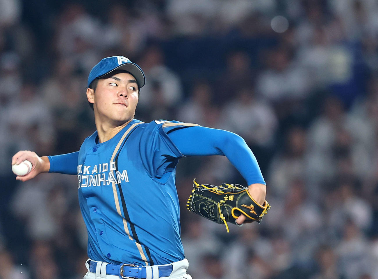 ロッテ対日本ハム　3回裏、力投する柴田（撮影・河田真司）