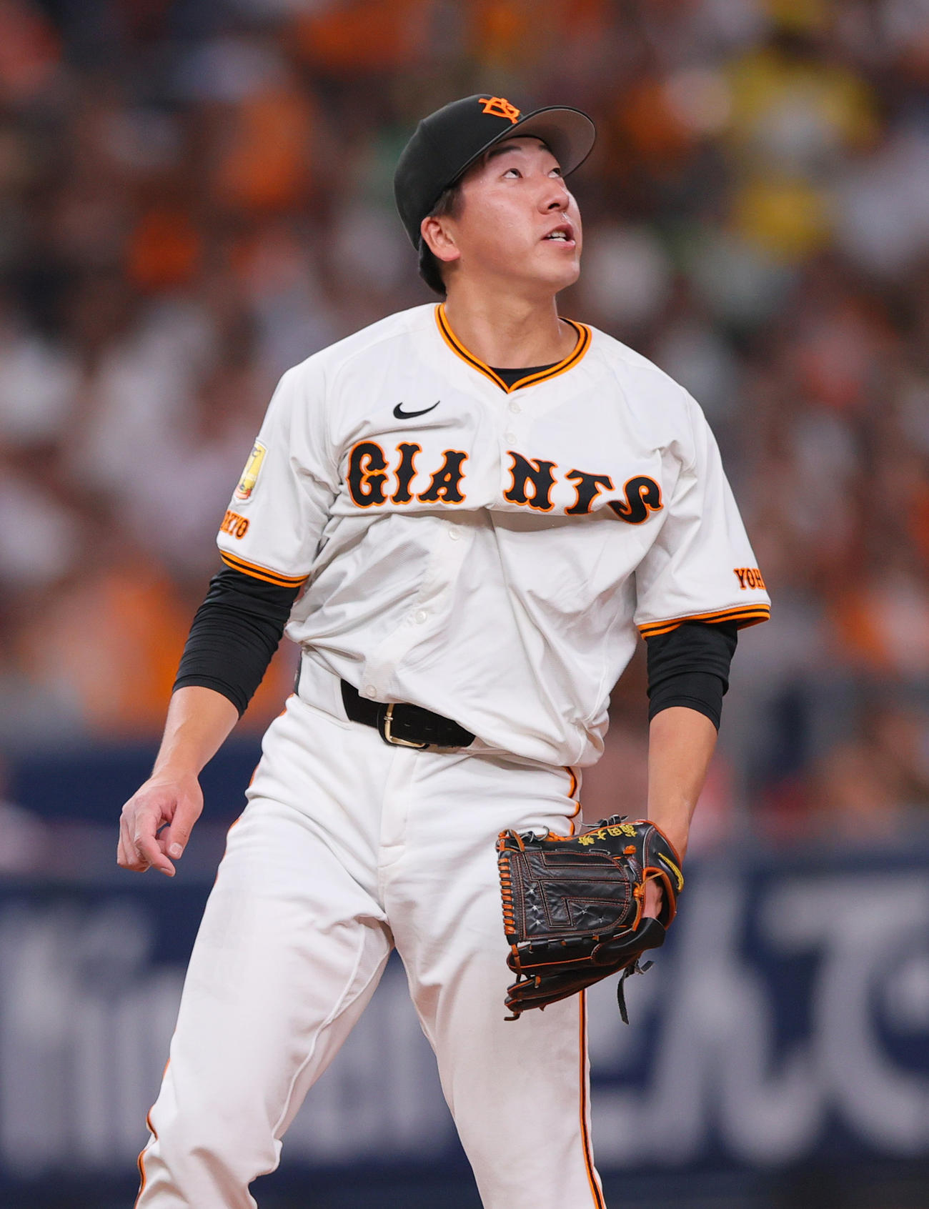 巨人対ヤクルト　8回表ヤクルト2死、大勢は村上に中越え本塁打を浴びる（撮影・上山淳一）