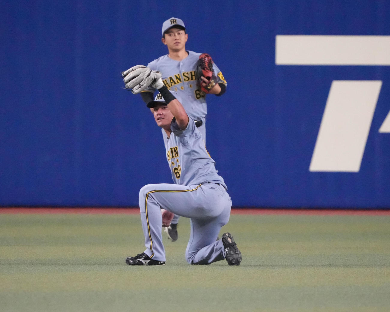 阪神】小野寺暖が超美技見せた！代役中堅も「一番得意なポジション。近