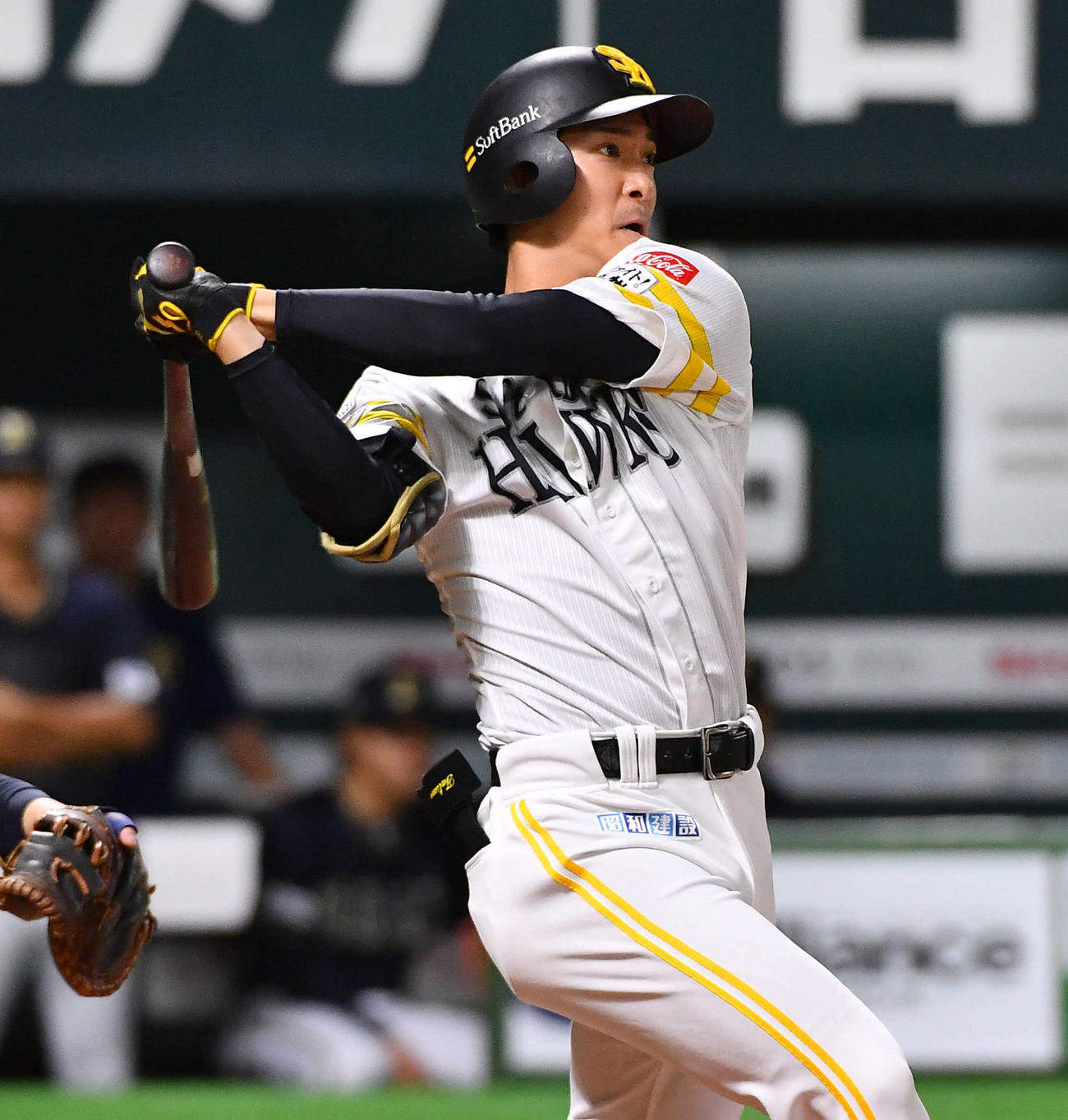 ソフトバンク対オリックス　2回裏ソフトバンク1死満塁、柳町は中前2点適時打を放つ（撮影・岩下翔太）