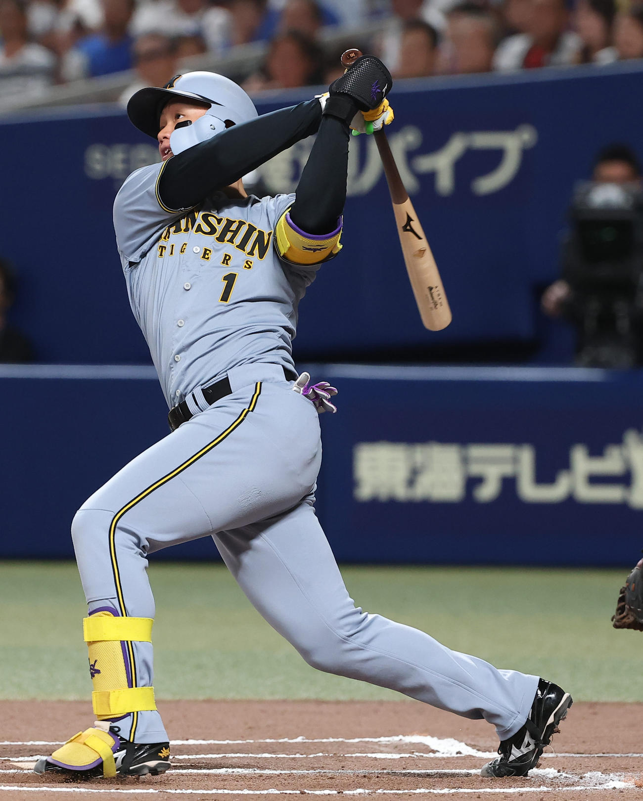中日対阪神　6回表阪神無死、森下は左越えソロ本塁打を放つ（撮影・上田博志）