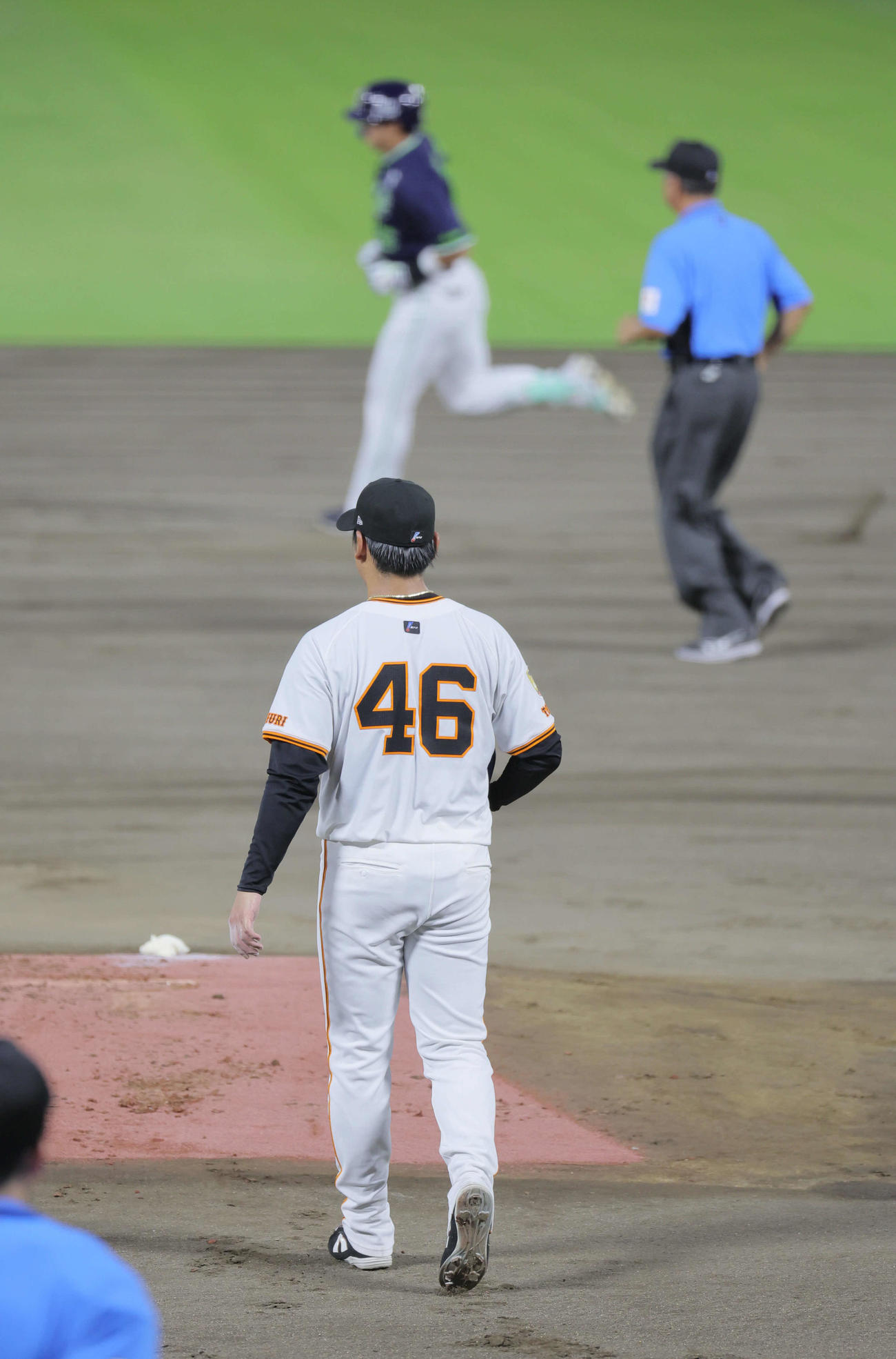巨人対ヤクルト　1回表ヤクルト2死三塁、又木は村上に先制2点本塁打を浴びる（撮影・宮崎幸一）