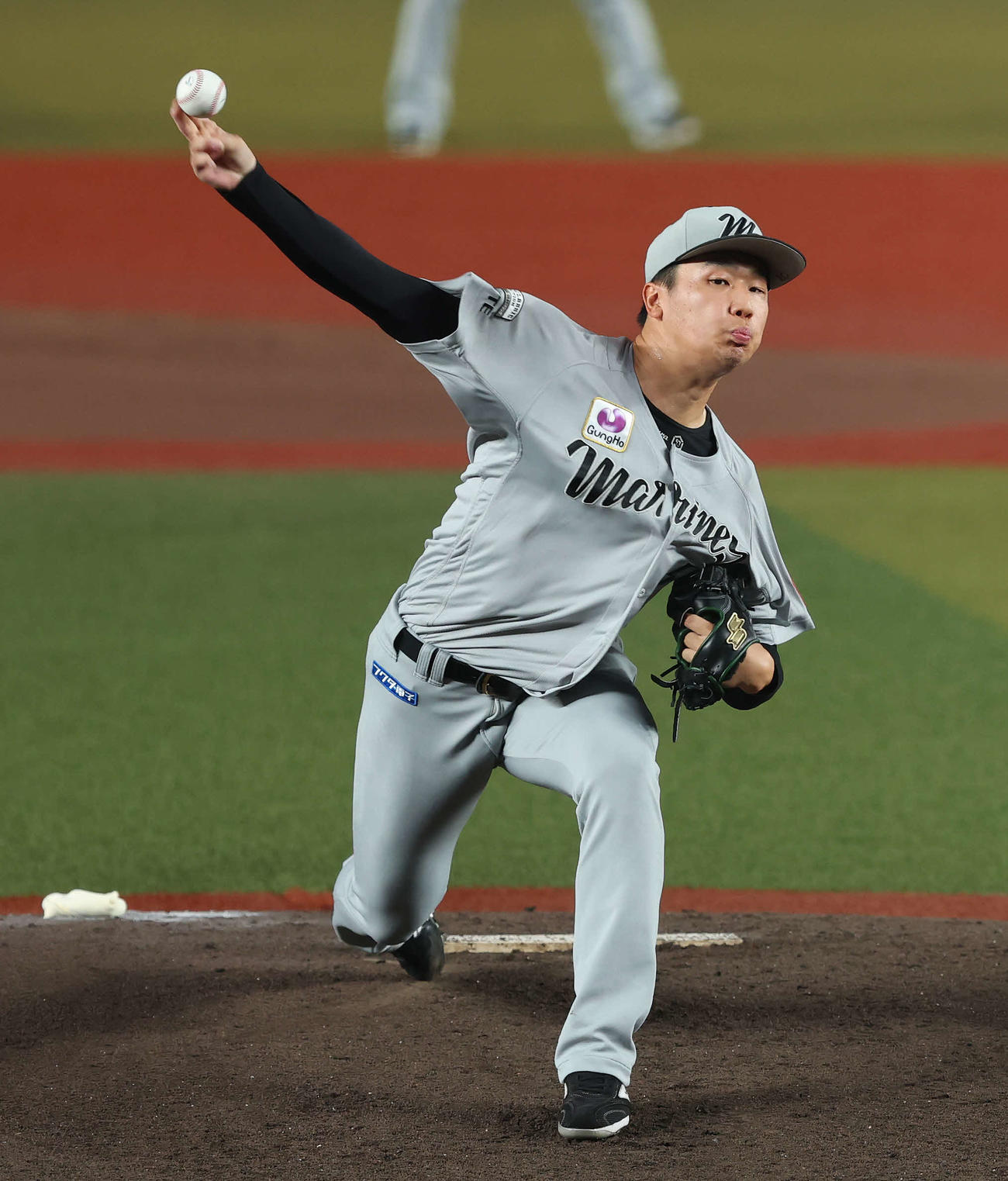 ロッテ対日本ハム　2回表、力投する木村（撮影・河田真司）