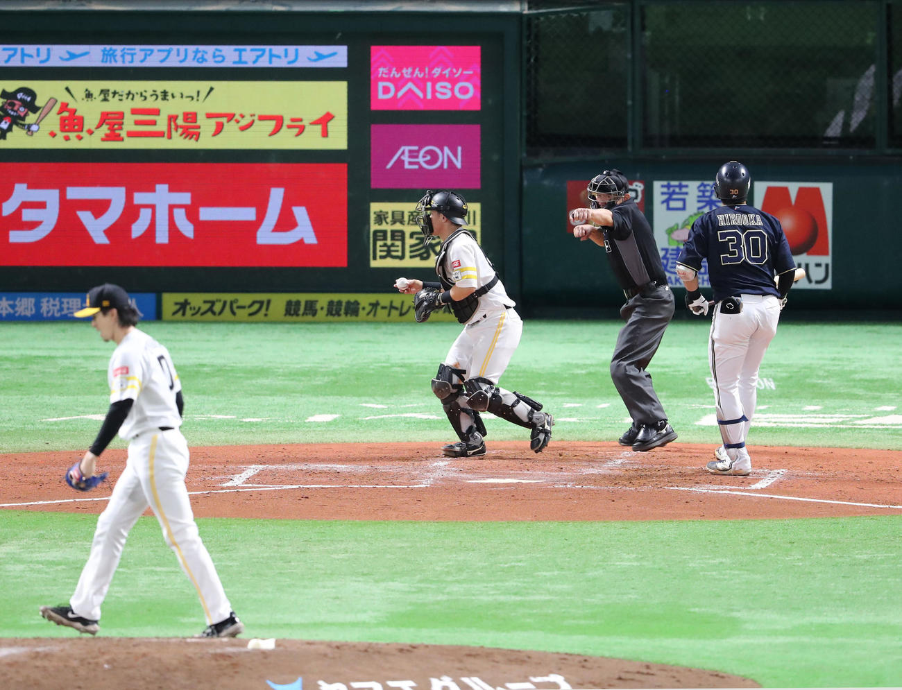 ソフトバンク対オリックス　3回表オリックス1死、広岡は見逃しの三振（撮影・梅根麻紀）