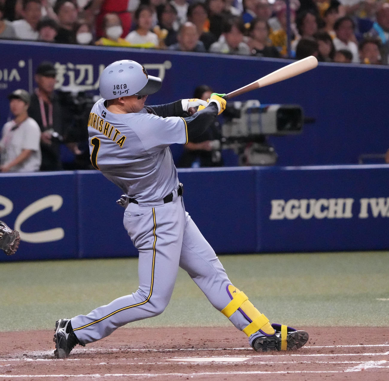 中日対阪神　4回表阪神無死、左前打を放つ森下（撮影・森本幸一）