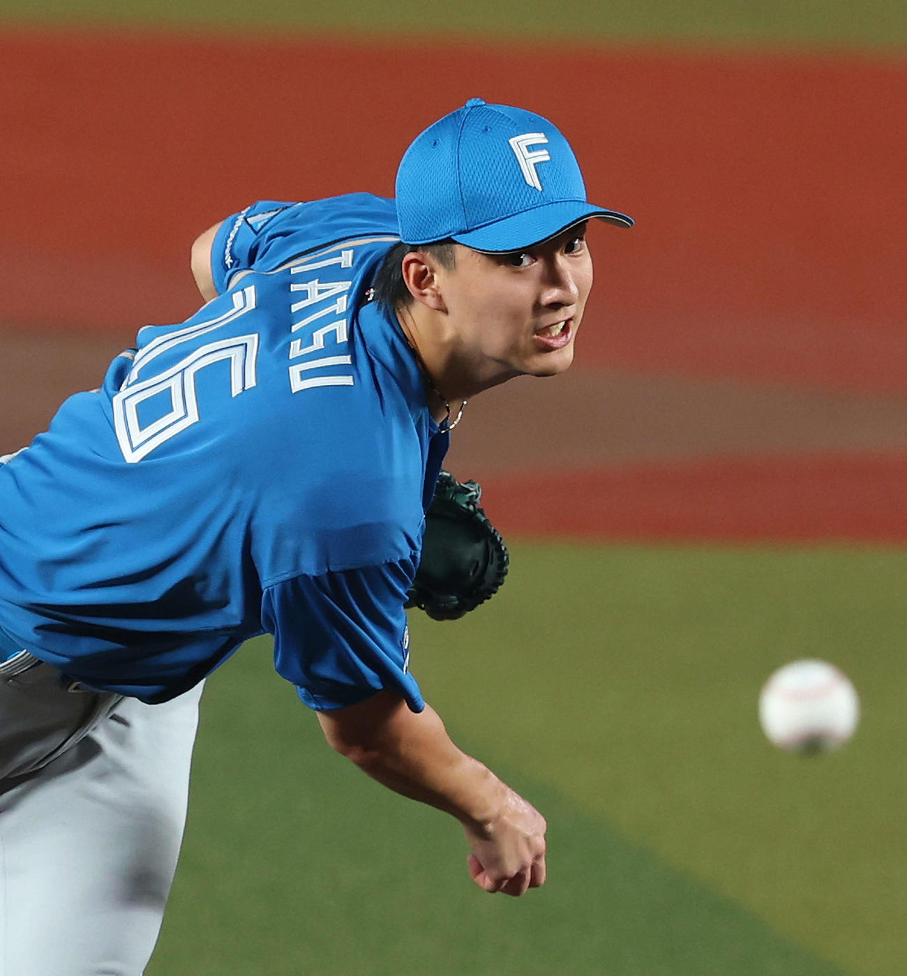 ロッテ対日本ハム　先発登板する日本ハム達（撮影・河田真司）