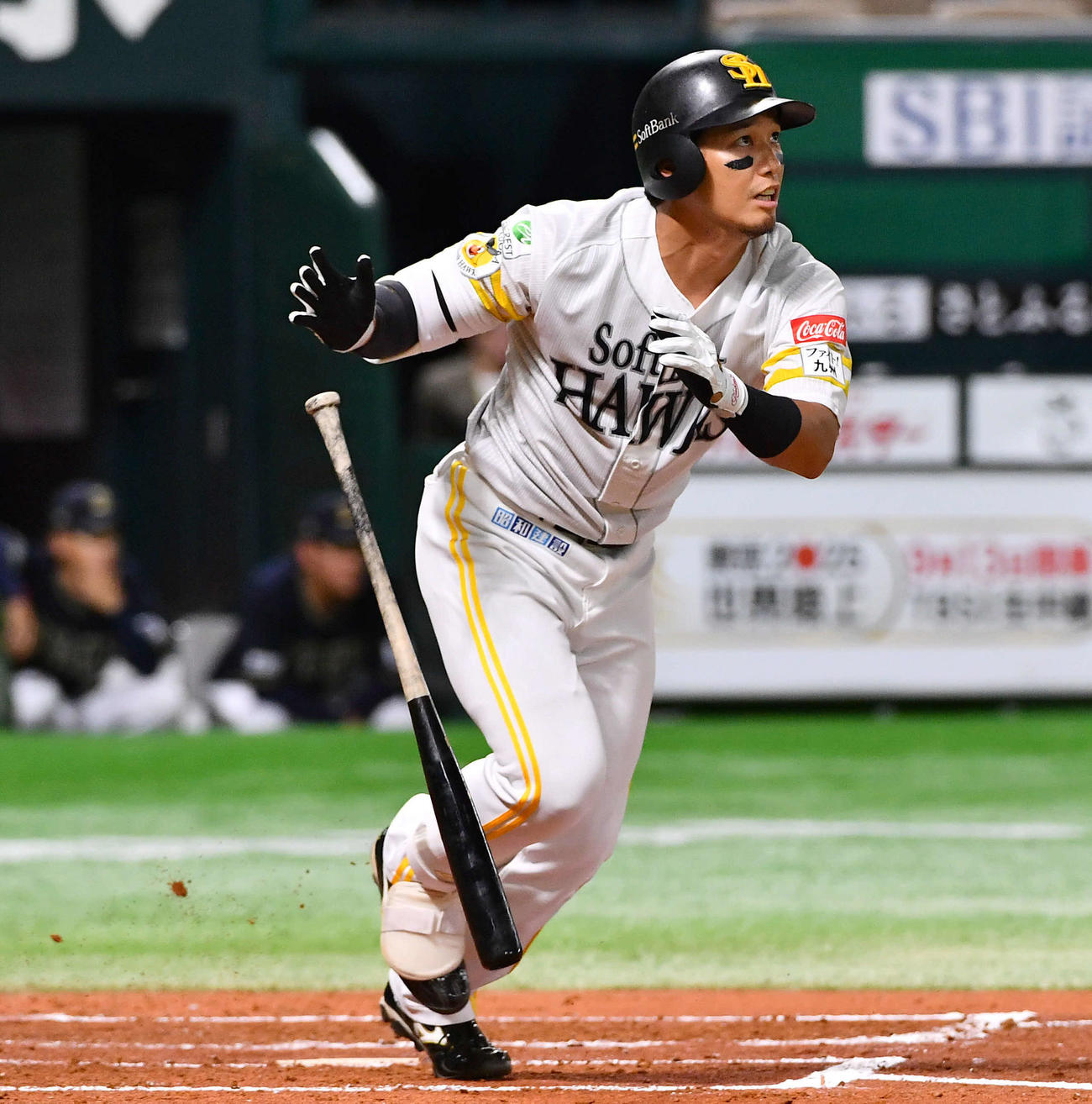 ソフトバンク対オリックス　1回裏ソフトバンク2死一、三塁、栗原は先制の右越え3点本塁打を放つ（撮影・岩下翔太）