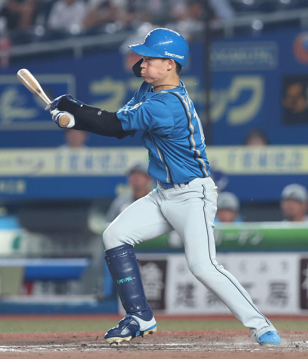 ロッテ対日本ハム　3回表日本ハム無死三塁、右前適時打を放つ矢沢（撮影・河田真司）