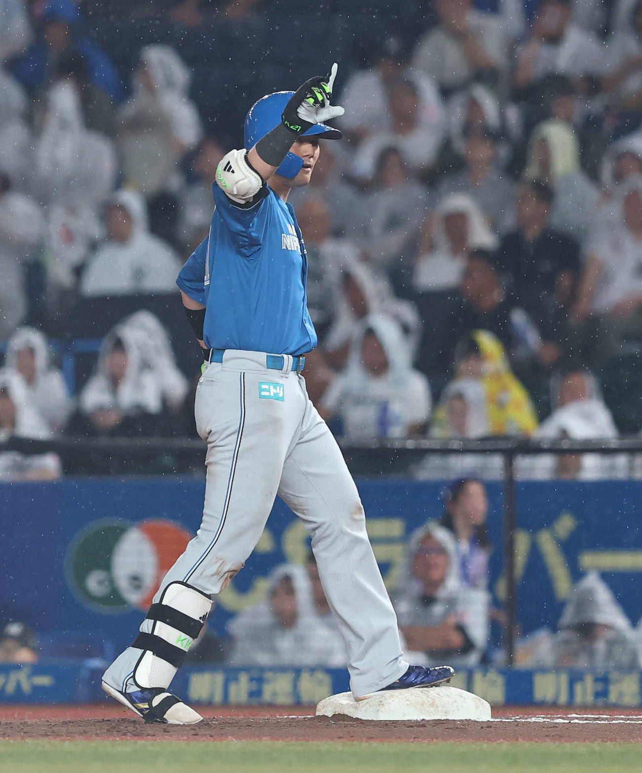 ロッテ対日本ハム　3回表日本ハム2死二塁、中前適時打を放ち出塁する清宮幸（撮影・河田真司）