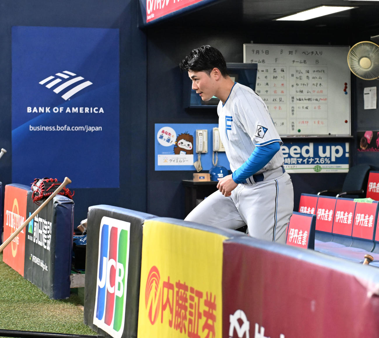 オリックス対日本ハム　日本ハム清宮らがウオームアップ開始（撮影・和賀正仁）