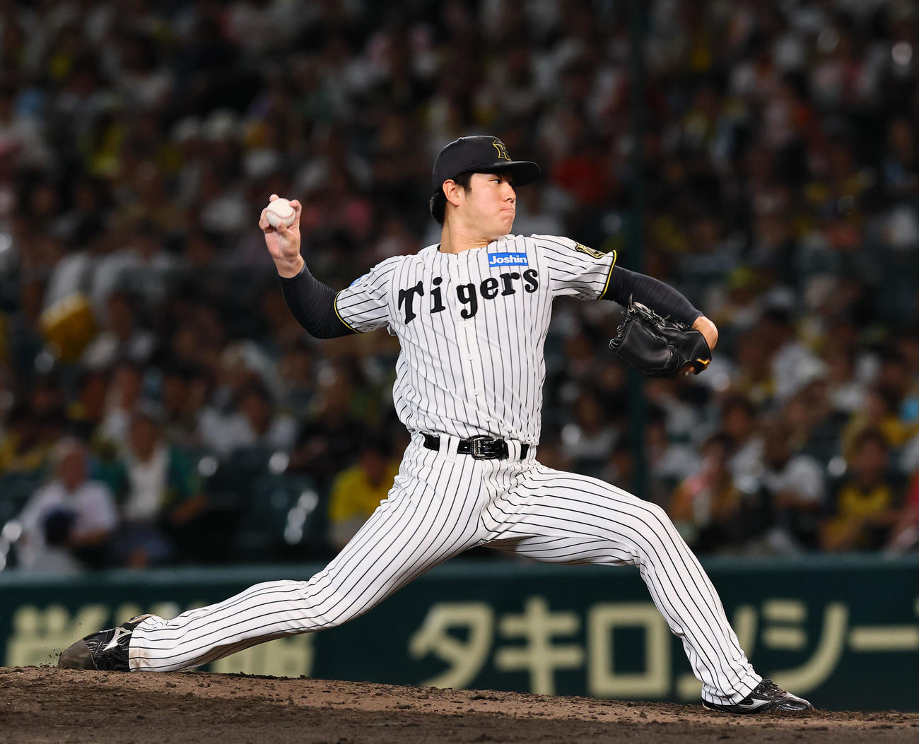 阪神対広島　9回、4番手で登板した阪神石黒（撮影・藤尾明華）