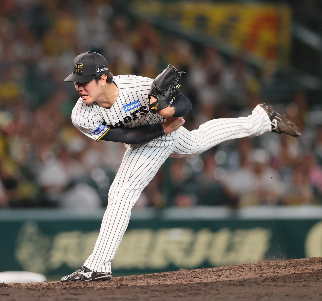 阪神対広島　9回表に登板する石黒（撮影・上山淳一）