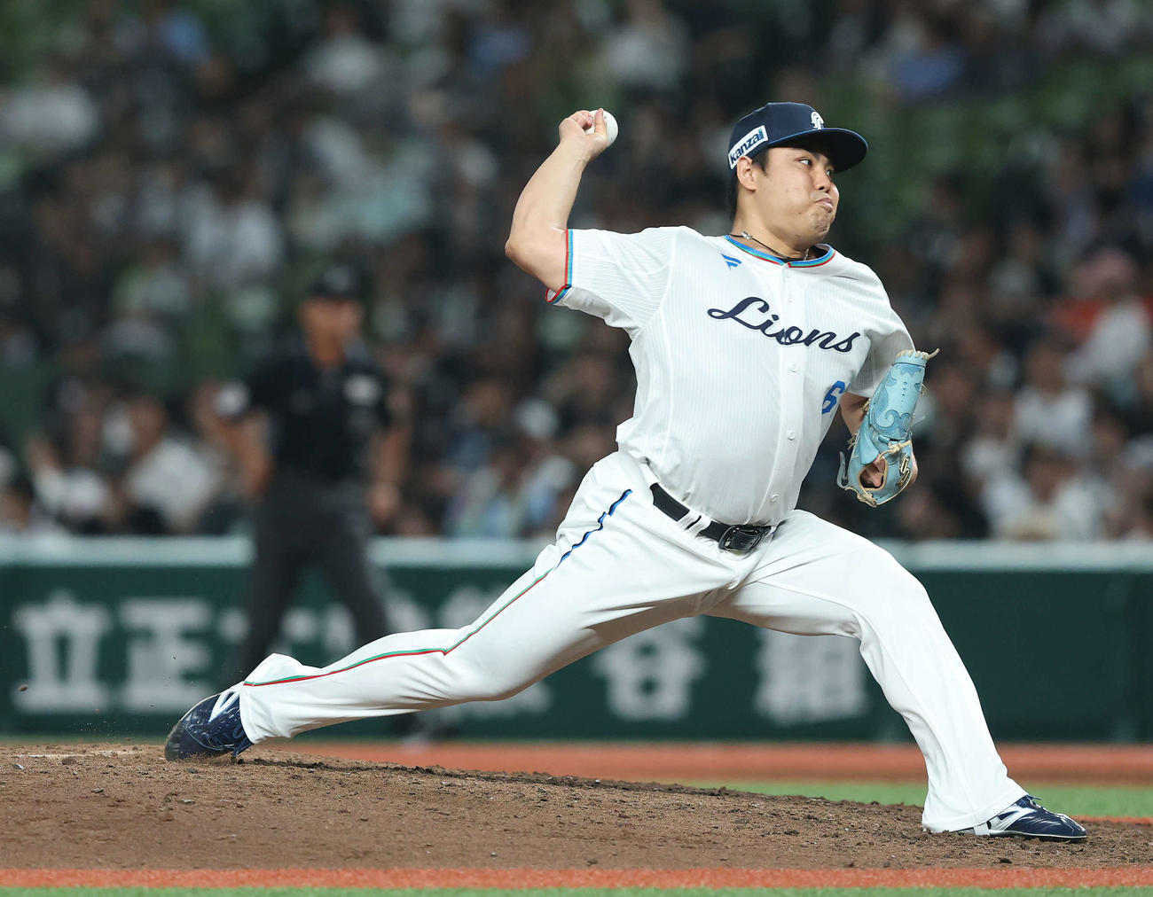 西武対ロッテ　9回表、4番手で登板する平良（撮影・河田真司）
