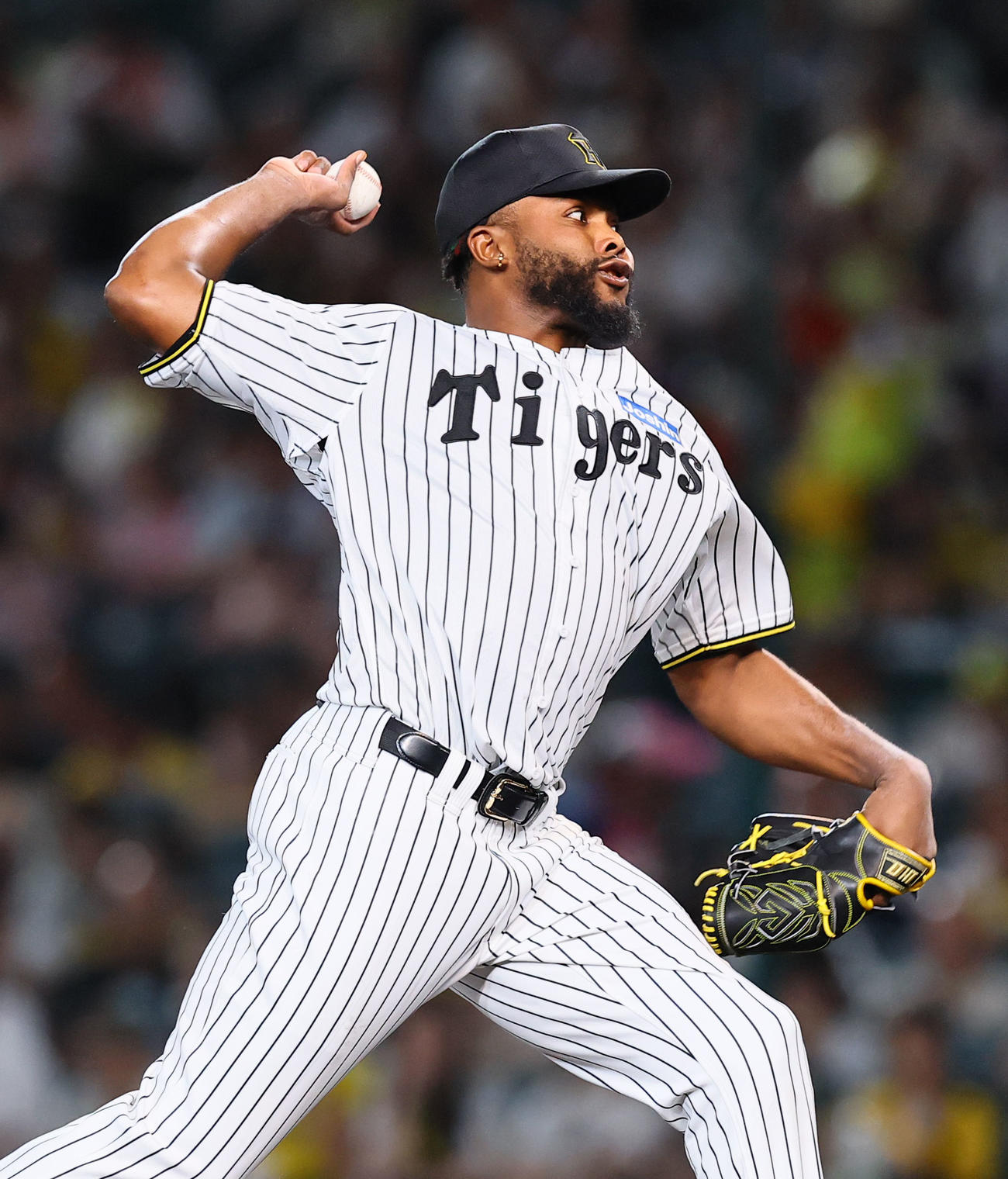 阪神対広島　7回、2番手で登板した阪神ドリス（撮影・藤尾明華）