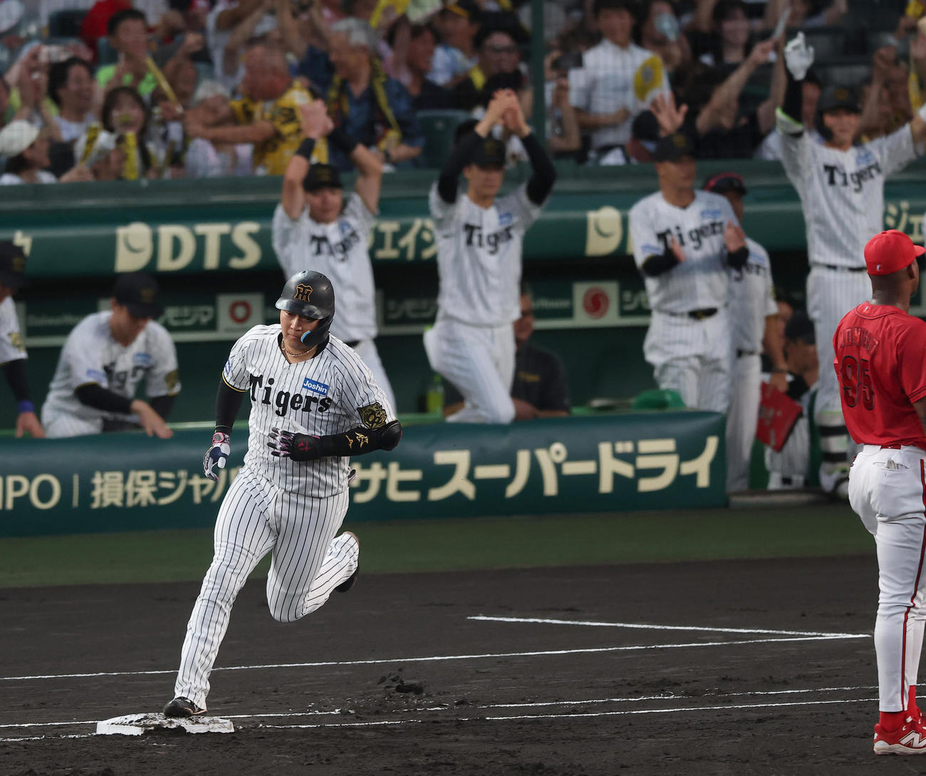 9月4日の広島戦で初回に勝ち越し満塁弾を放ちマジック3と、リーグ制覇に大きく前進