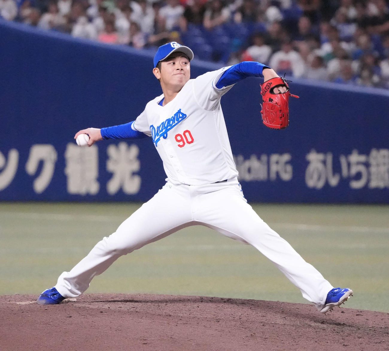 中日対巨人　9回表、中日4番手で登板する松山（撮影・森本幸一）