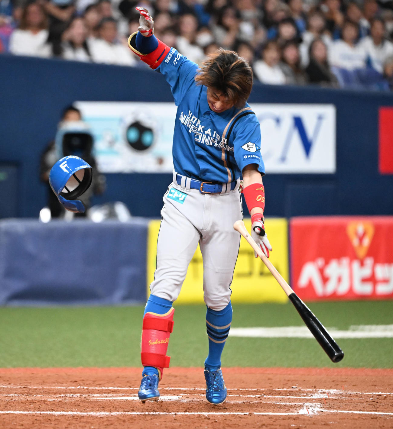 オリックス対日本ハム　8回表日本ハム無死、死球を「受ける五十幡（撮影・和賀正仁）