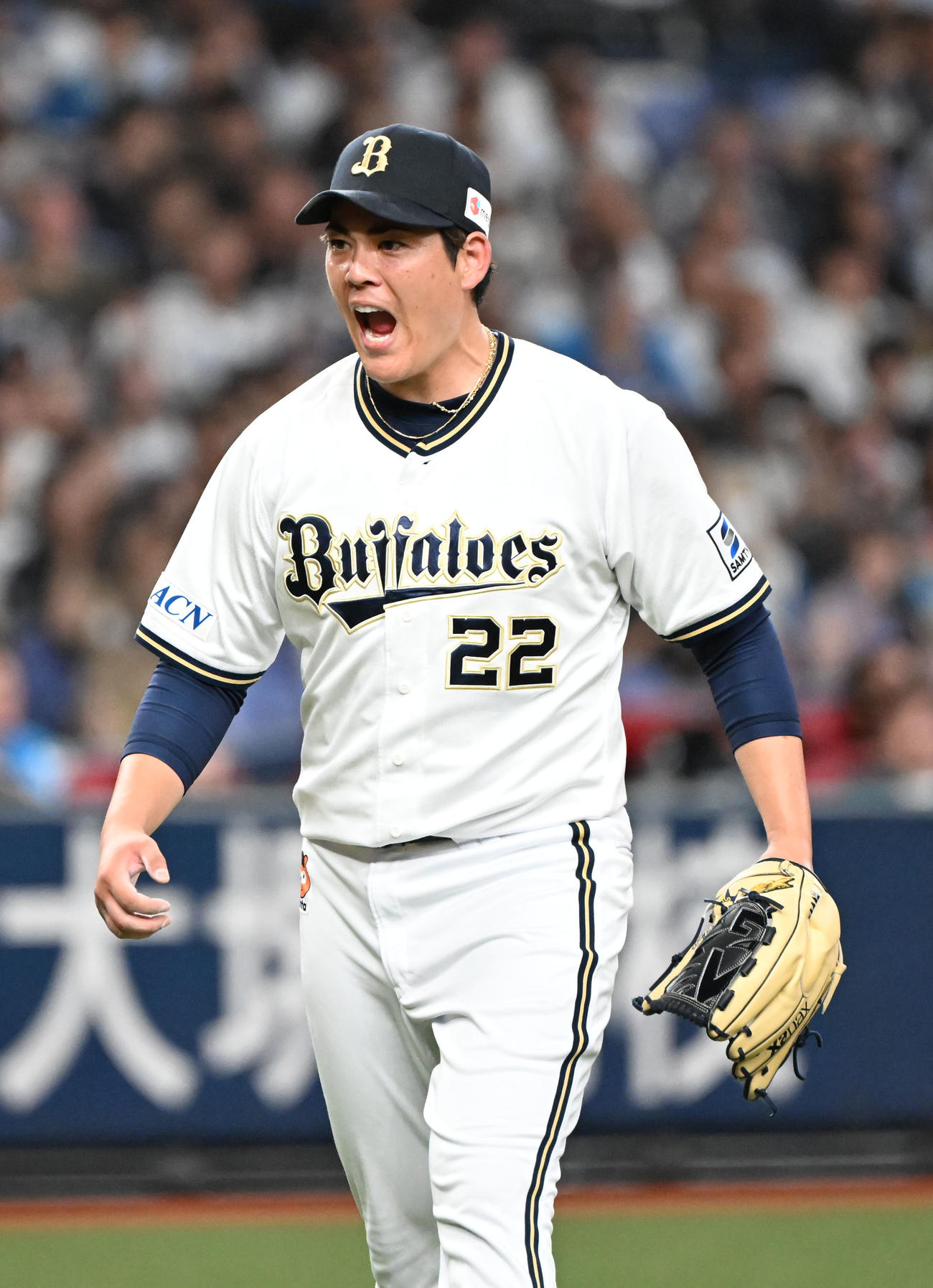 オリックス対日本ハム　4回表日本ハム2死一、二塁、田宮を右飛に打ち取りほえる九里（撮影・和賀正仁）