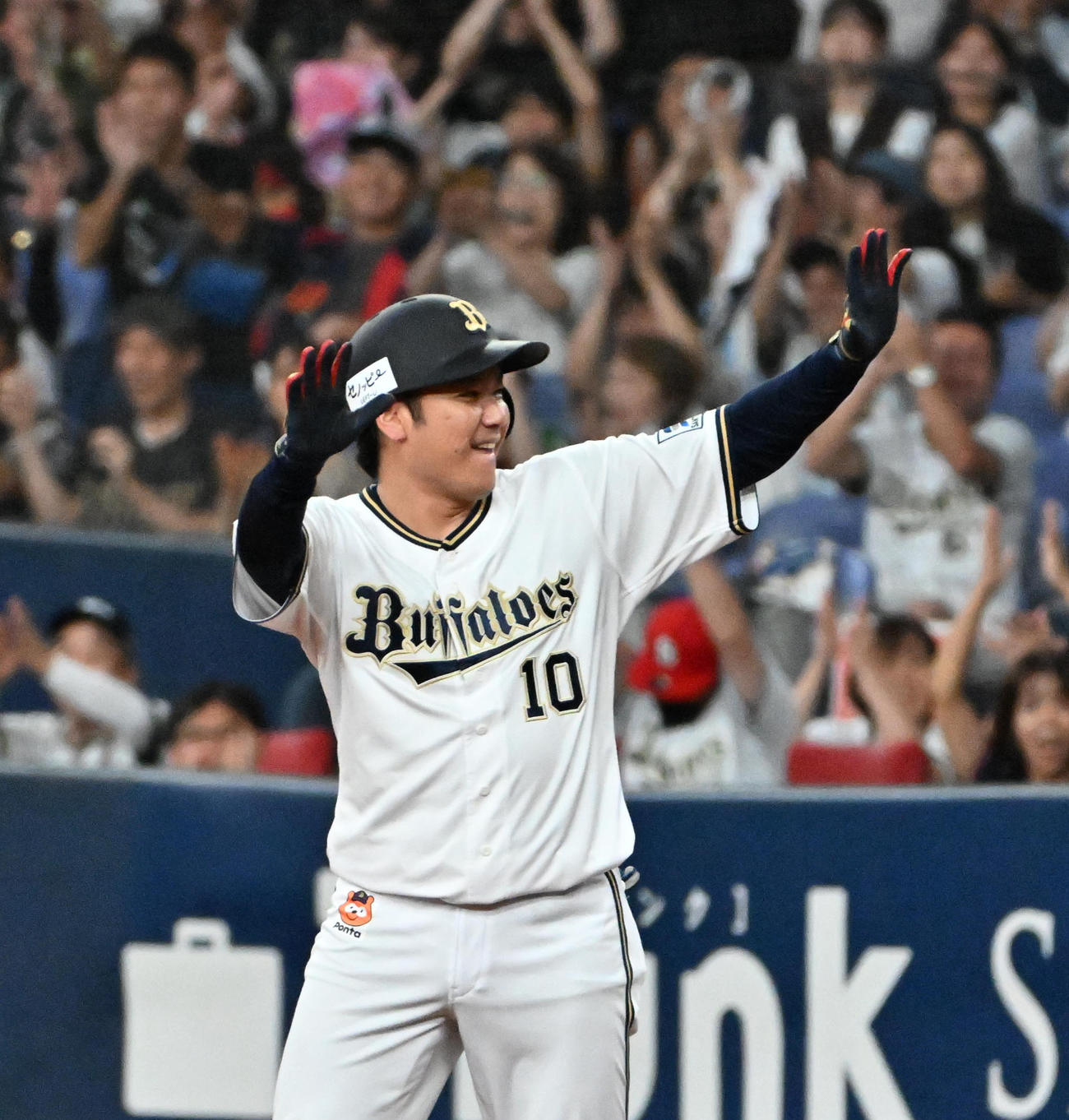 オリックス対日本ハム　7回裏オリックス2死満塁　大城は勝ち越しの左適時打を放つ（撮影・石井愛子）