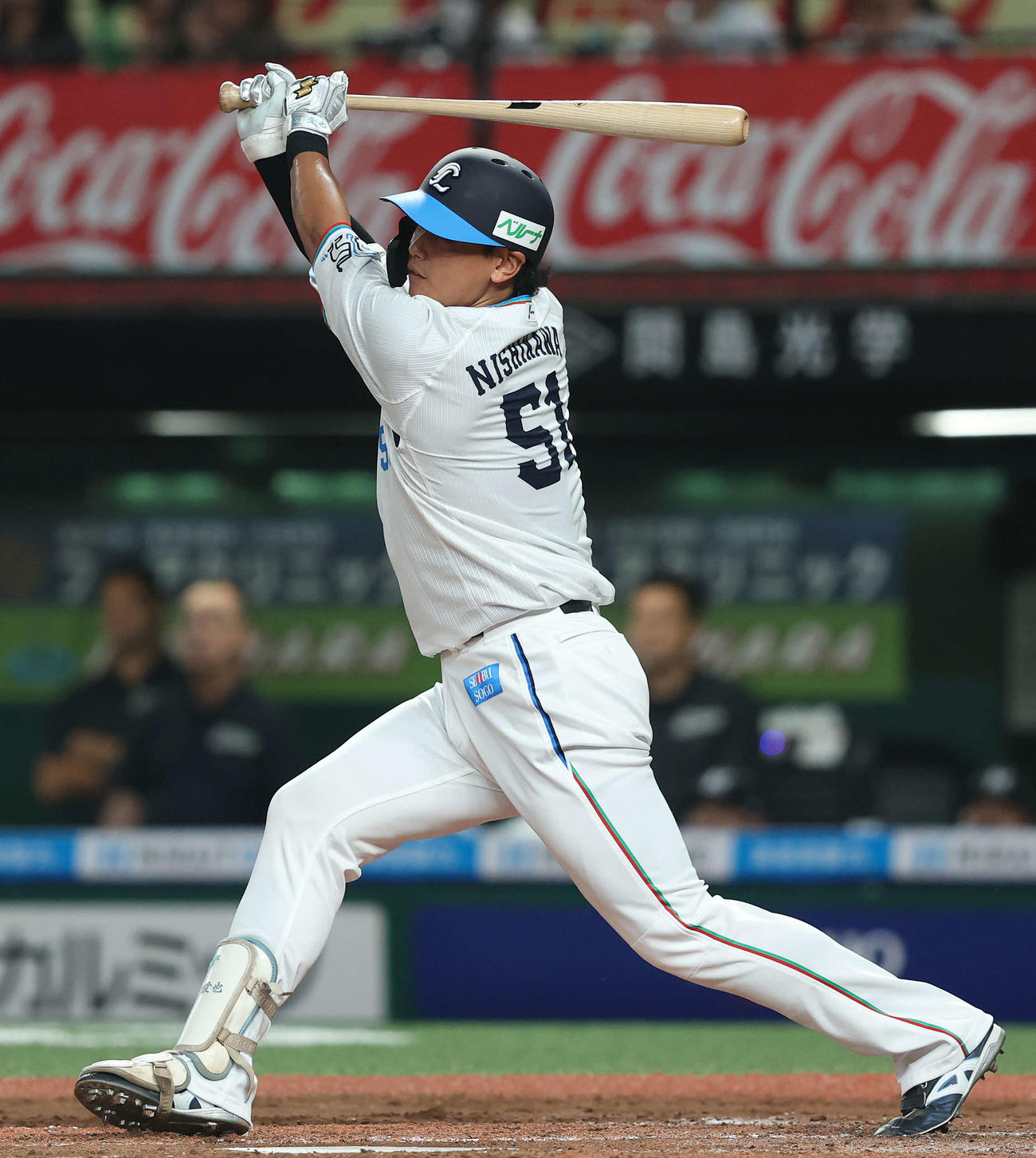 西武対ロッテ　7回裏西武1死一、三塁、左翼線に2点適時二塁打を浴びる西川（撮影・河田真司）