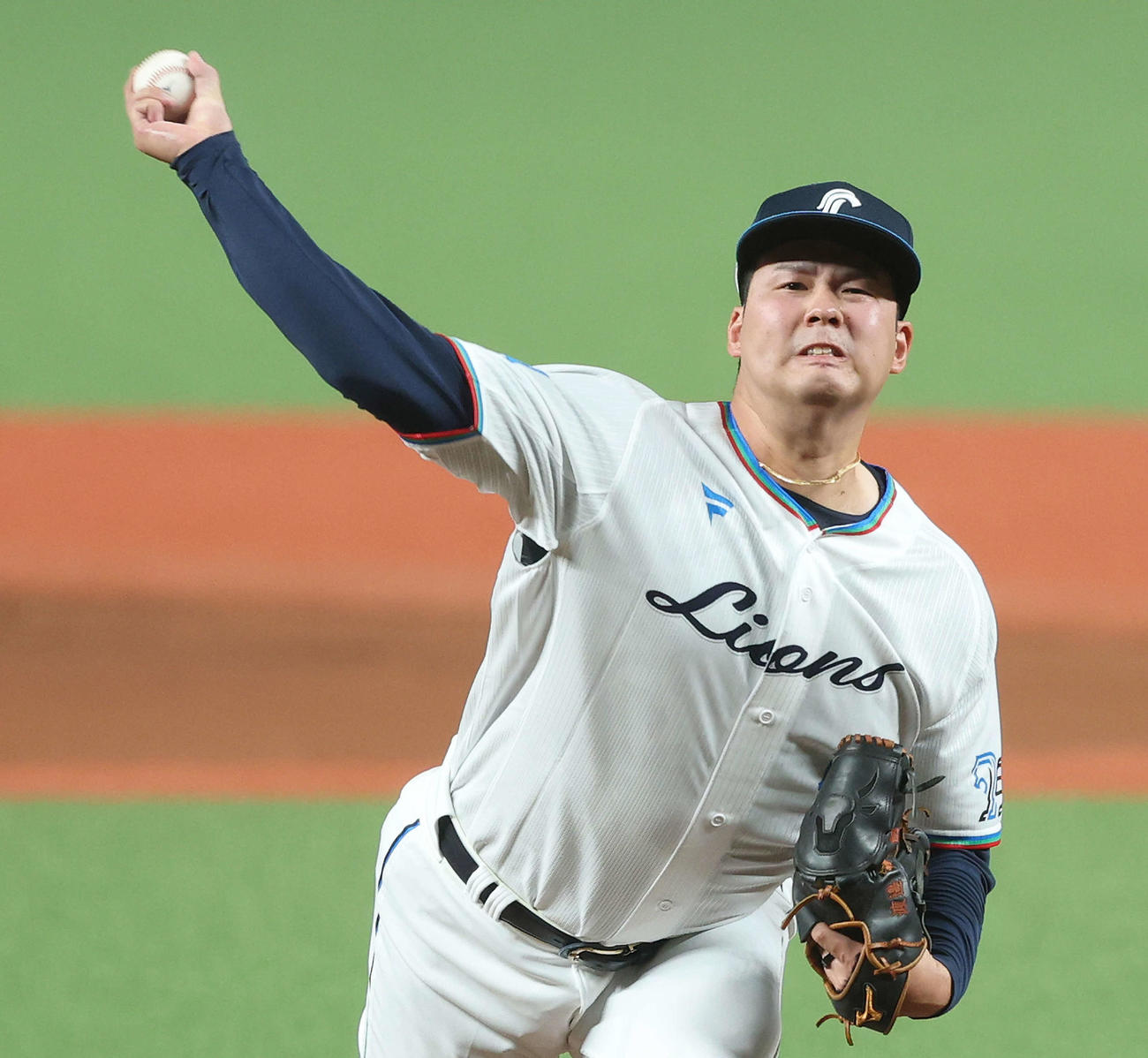 西武対ロッテ　6回表、力投する渡辺（撮影・河田真司）
