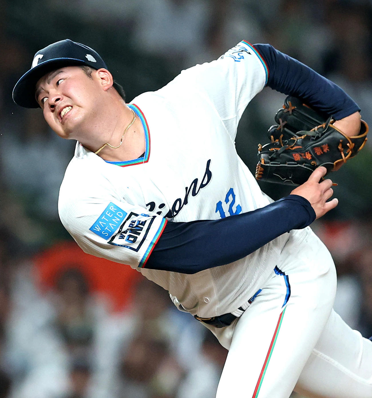 西武対ロッテ　5回表、力投する渡辺（撮影・河田真司）