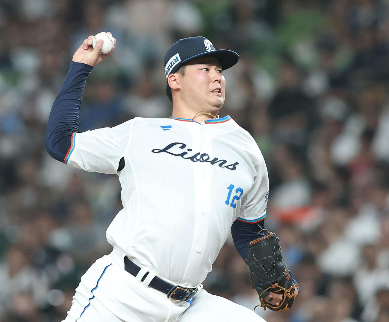 西武対ロッテ　2回表、力投する西武先発渡辺（撮影・河田真司）