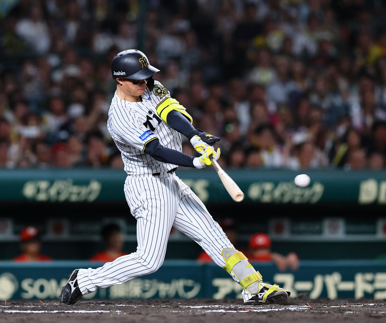 阪神対広島　6回裏阪神無死一、三塁、森下は左前に勝ち越しの適時打を放つ（撮影・藤尾明華）