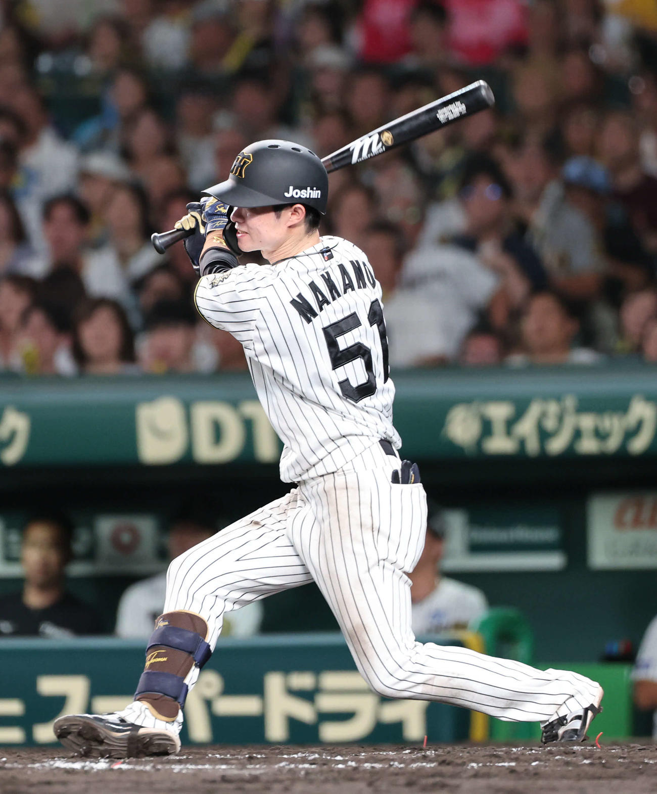 阪神対広島　7回裏阪神1死二塁、中野は中前適時打を放つ（撮影・西尾就之）