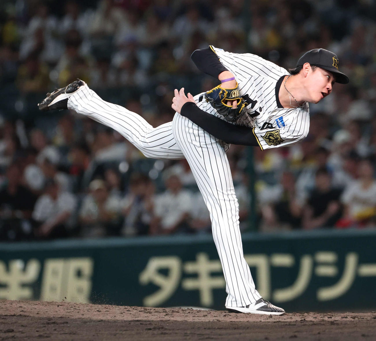 阪神対広島　8回から登板の阪神5番手及川（撮影・西尾就之）